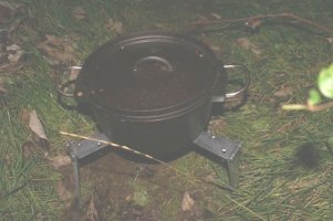 strap hinge trivet (5) stong enough for Dutch Oven cooking.jpg